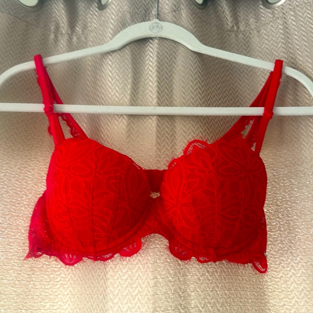 Brand new without tags Pink Victorias Secret lace push up bra